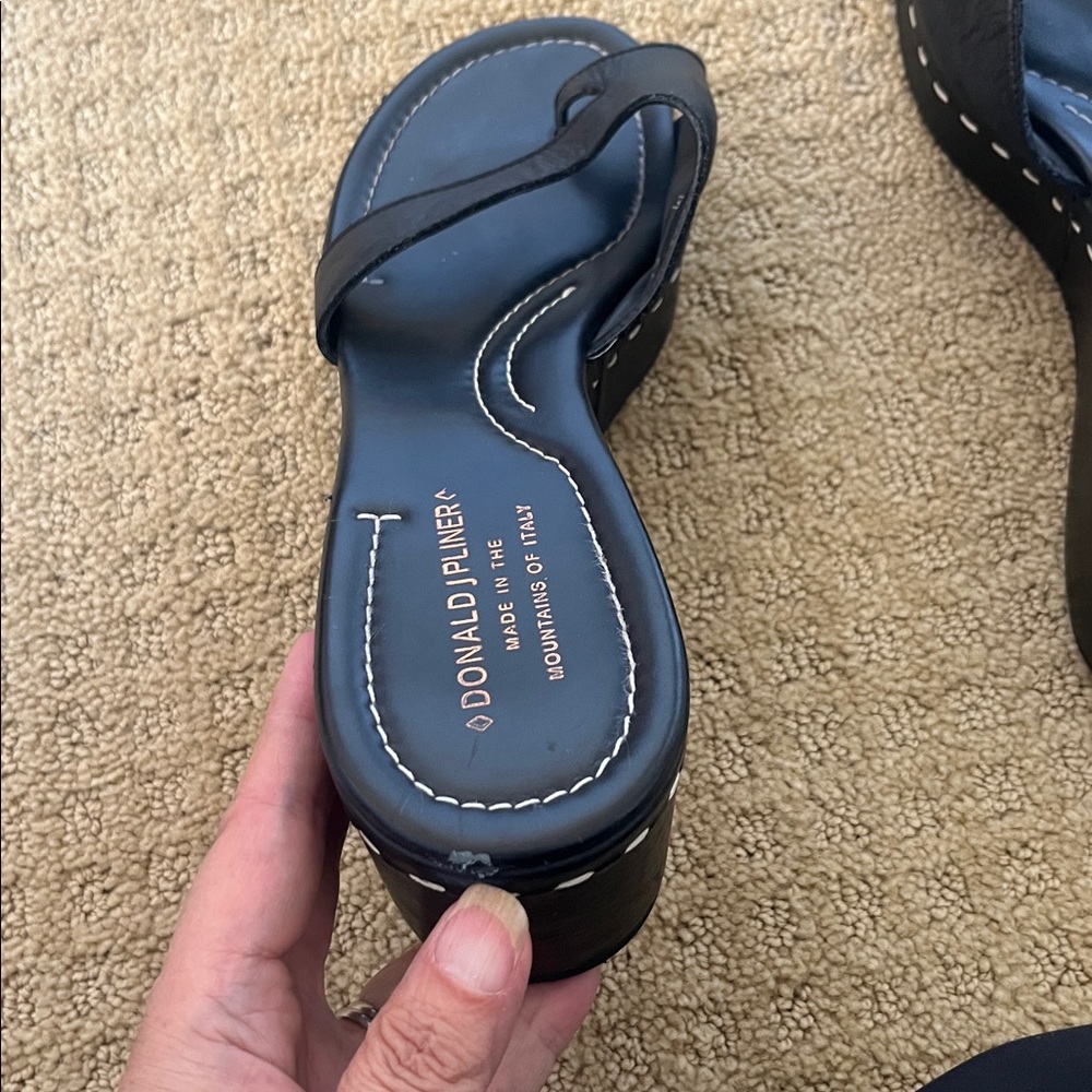Donald J. Pliner Black Leather Wedge Thong Sandals - Picture 7 of 12